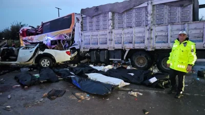 Mersin’de Zincirleme Trafik Kazası: 10 Ölü, 40 Yaralı