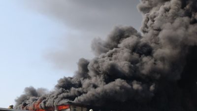İzmir Bornova 4. Sanayi Lastikçi Yangını: Sanayi Sitesinde Büyük Panik!