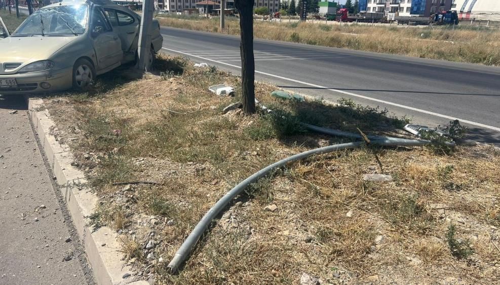 Afyonkarahisar'da TIR ile arabanın