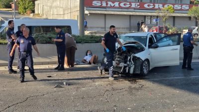 Ankara’da araba, otobüse çarptı: İki yaralı