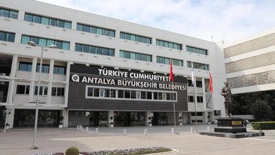 Antalya Büyükşehir Belediyesi’ne rüşvet suçlamasıyla operasyon: 17 kişi gözaltında