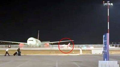 Antalya Havalimanı’nda panik: İniş kadrolarından duman yükseldi, geri döndü