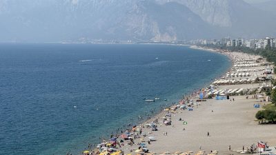 Antalya’da yüksek nem ve sıcak bunalttı