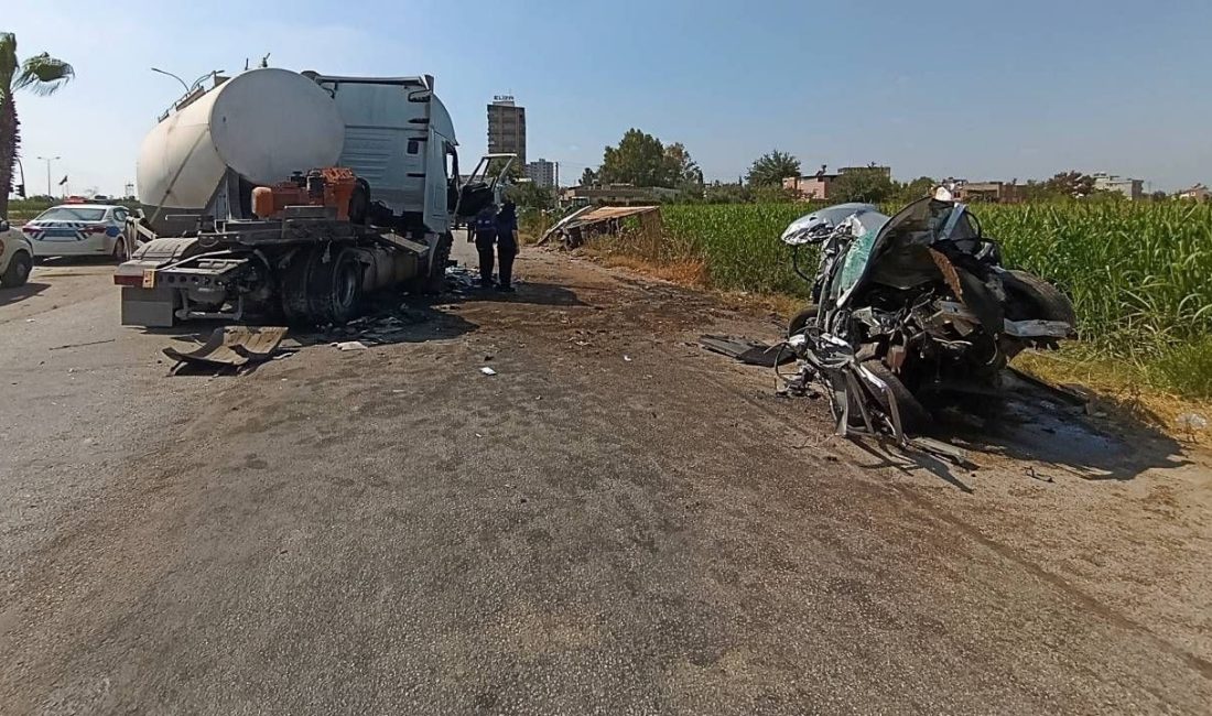 Adana'da şoförünün denetiminden çıkan