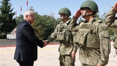 Bakan Güler sınıra gitti