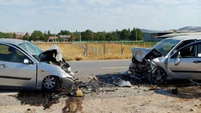 Balıkesir’de baş başa kaza: Bir meyyit, bir yaralı