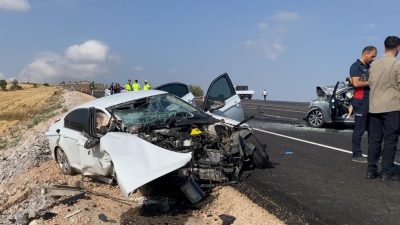 Baş başa feci kaza: İki meyyit, iki ağır yaralı