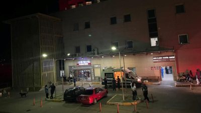 Boşanma basamağındaki eşini çalıştığı hastanede ağır yaraladı