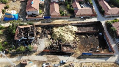 Çorum’da mandıra yangını: Konut ve ahır küle döndü