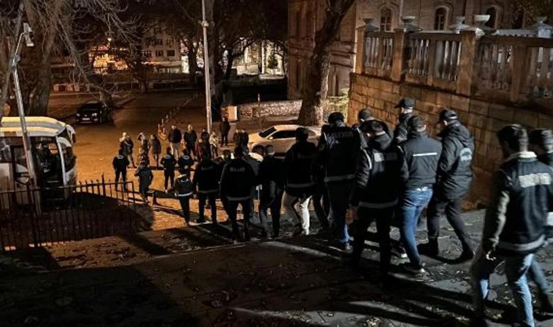 İddianamede, örgüt yöneticisi pozisyonundaki