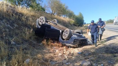 Denetimden çıkan araba takla attı