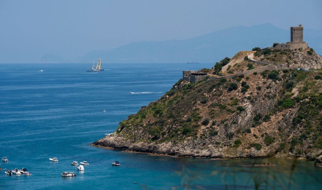 İtalya'nın Sicilya bölgesini anakaraya