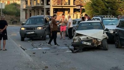 Eşine kızıp aracını hurdaya çevirdi