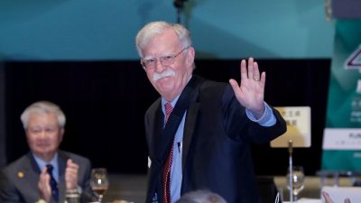 FBI casusları, Trump’ın eski danışmanının konutunu bastı!