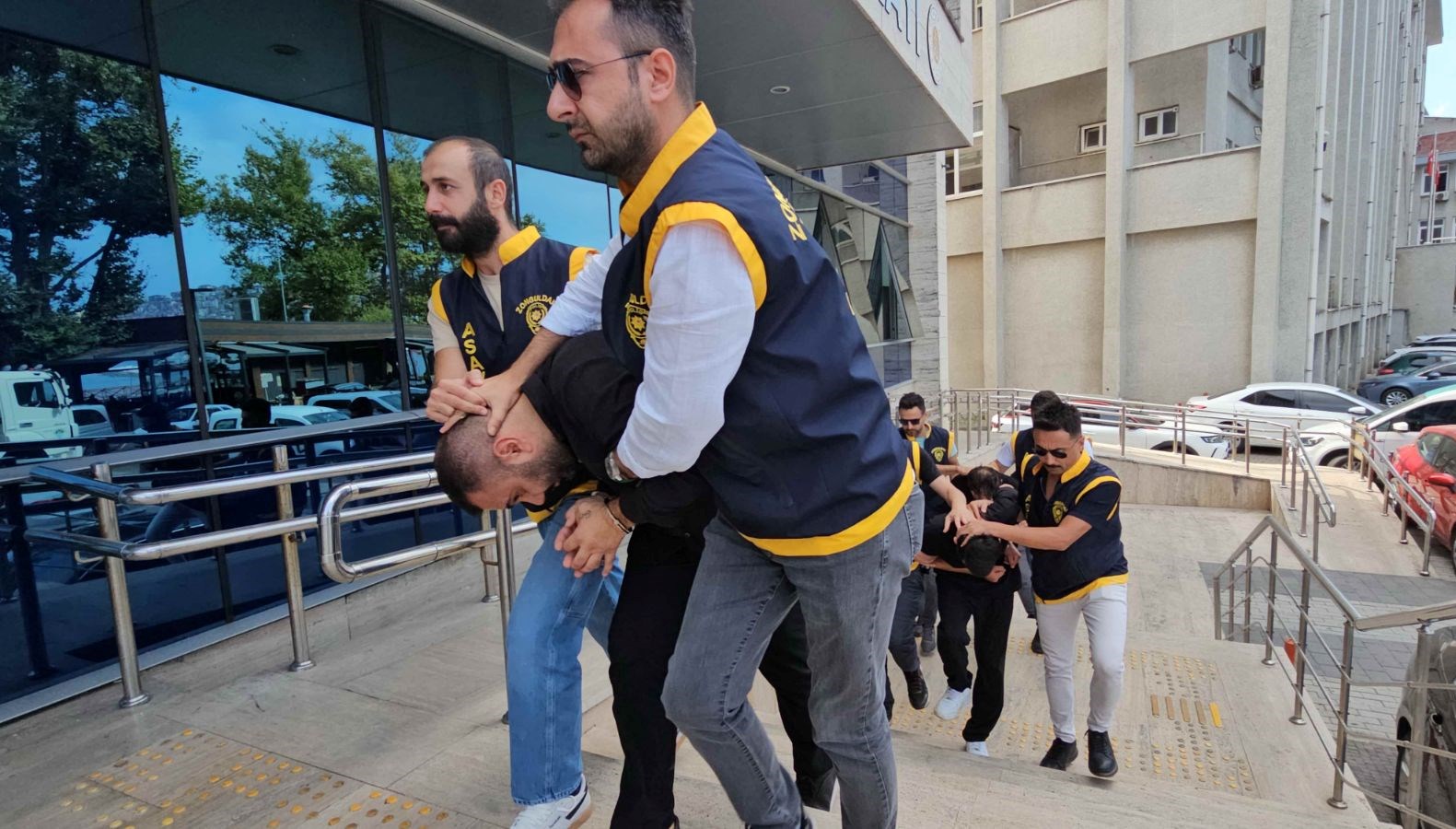FETÖ palavrasıyla milyonluk vurgun
