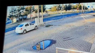 Freni boşalan tır araçlara çarptı: 3 yaralı