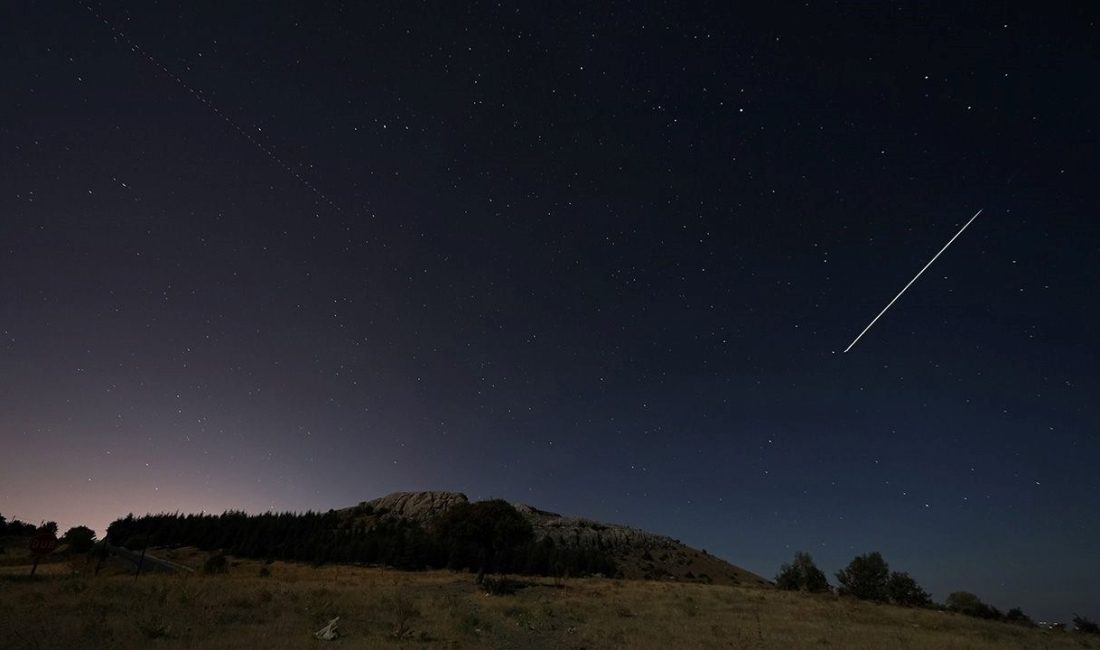 Perseid Meteor Yağmuru'nda tepe