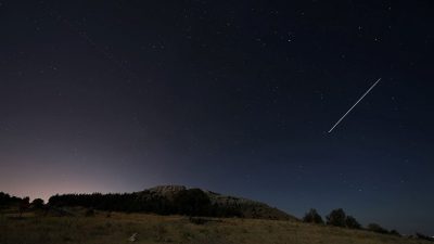 Gökyüzünde şölen devam ediyor