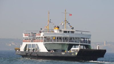 Güney Marmara’da yarınki feribot seferleri iptal edildi