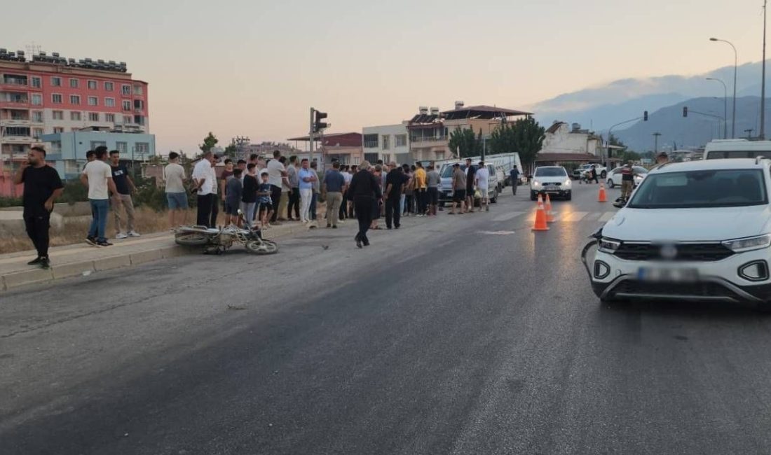 Hatay'da araba ile çarpışarak