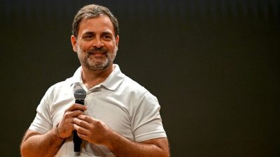 Hindistan’da seçim kurulu protestolarında, muhalefet önderi