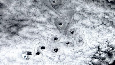 Hint Okyanusu üzerinde karanlık boşluklar oluştu