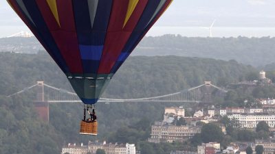 Hollanda'da 34 kişiyi taşıyan sıcak