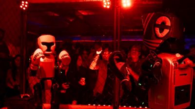 İnsansı robotlarla “dövüş kulübü” kuruldu