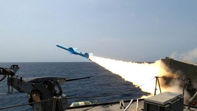 İran’da savaş sonrası birinci tatbikat: Batı hava alanı kapatıldı