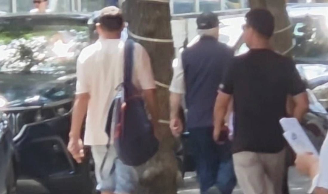 İstanbul'da bankadan para çekerek