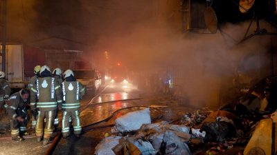 İstanbul’da çorap atölyesinde yangın