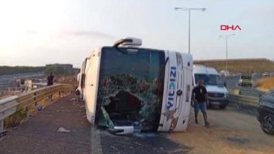İstanbul’da otobüs devrildi: 3 meyyit, 14 yaralı