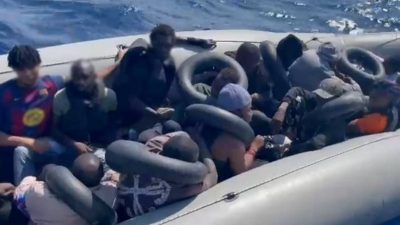 İzmir’de 23 göçmen yakalandı