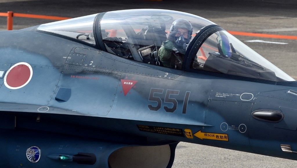 Japonya'da F-2A tipi savaş
