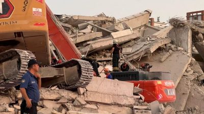 Kahramanmaraş’ta iş makinası operatörü göçük altında kaldı