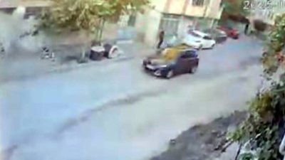 Kamyona yol verdi, duran arabaya çarptı: İstanbul’da farklı kaza