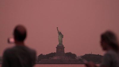 Kanada’da devam eden orman yangınları,