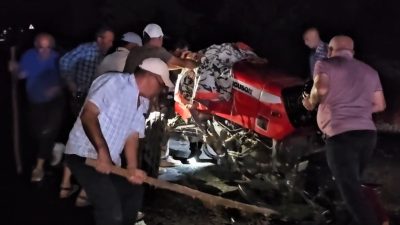 Kara yolunda feci kaza: Traktör ikiye ayrıldı, şoför olay yerinden kaçtı