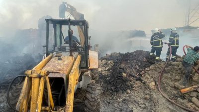 Kaynaktan sıçrayan kıvılcım kül etti