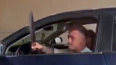 Manzaralar toplumsal medyada gündem olmuştu: Döner bıçaklı maganda yakalandı