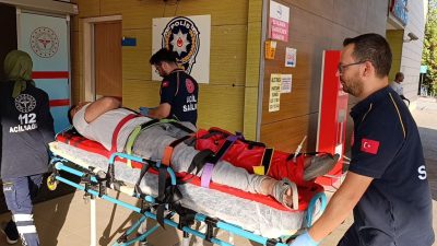 Mesai arkadaşını çekiçle dövdü