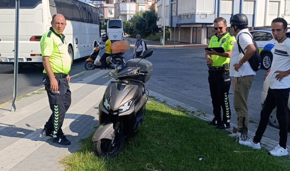 Antalya'da seyir halindeki motorlu