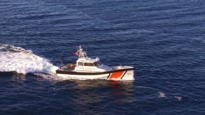 Muğla’da 8 kişinin bulunduğu fiber tekne battı: 2 çocuk kayıp