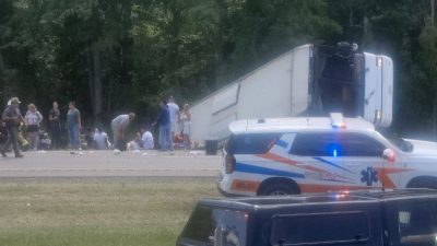 New York’ta cins otobüsü devrildi: 5 kişi öldü