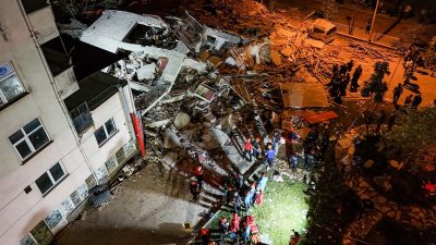 NTV sarsıntı bölgesinde: Sındırgı’da son durum