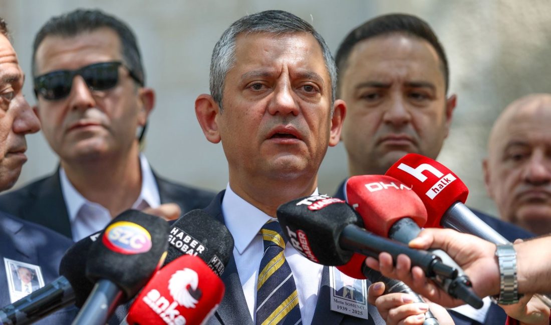 CHP Genel Lideri Özgür