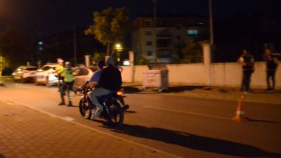 Polis ve motorsikletli ortasında kovalamaca: Binlerce lira ceza kesildi