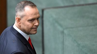 Polonya'da cumhurbaşkanlığı seçimini kazanan Karol