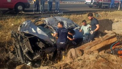 Şanlıurfa’da araba devrildi, iki kişi hayatını kaybetti