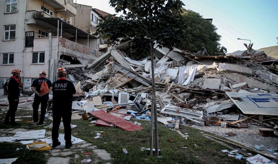 Balıkesir'deki 6,1 büyüklüğündeki sarsıntı